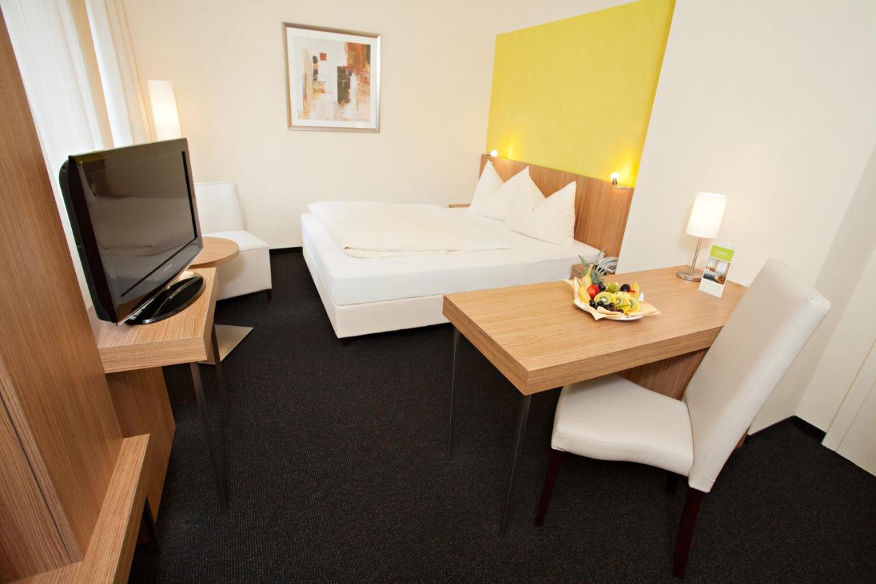 Hotel Vorfelder Walldorf  Bagian luar foto