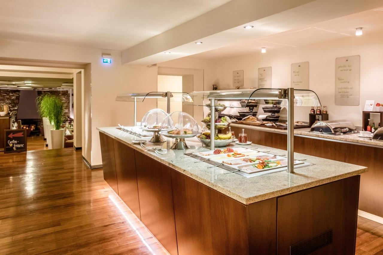 Hotel Vorfelder Walldorf  Bagian luar foto