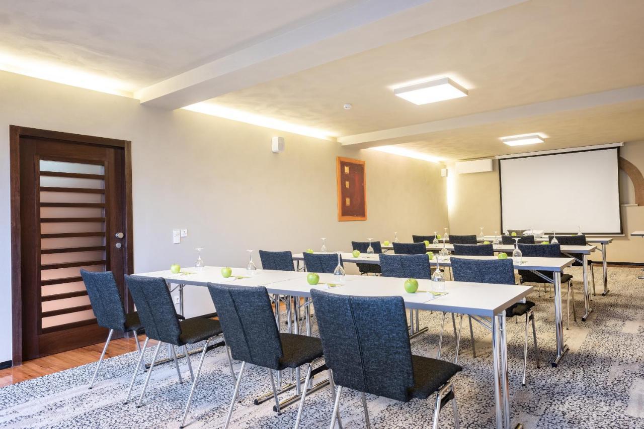 Hotel Vorfelder Walldorf  Bagian luar foto
