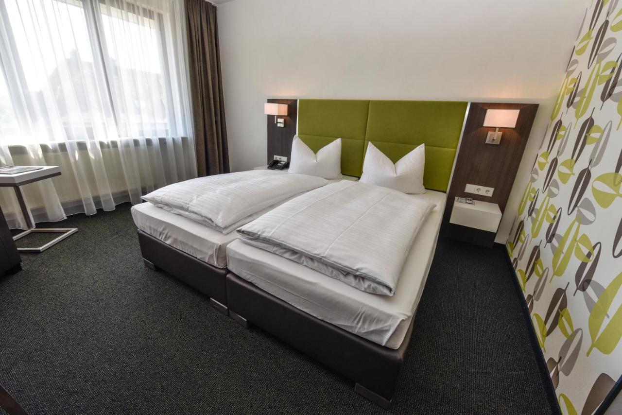 Hotel Vorfelder Walldorf  Bagian luar foto