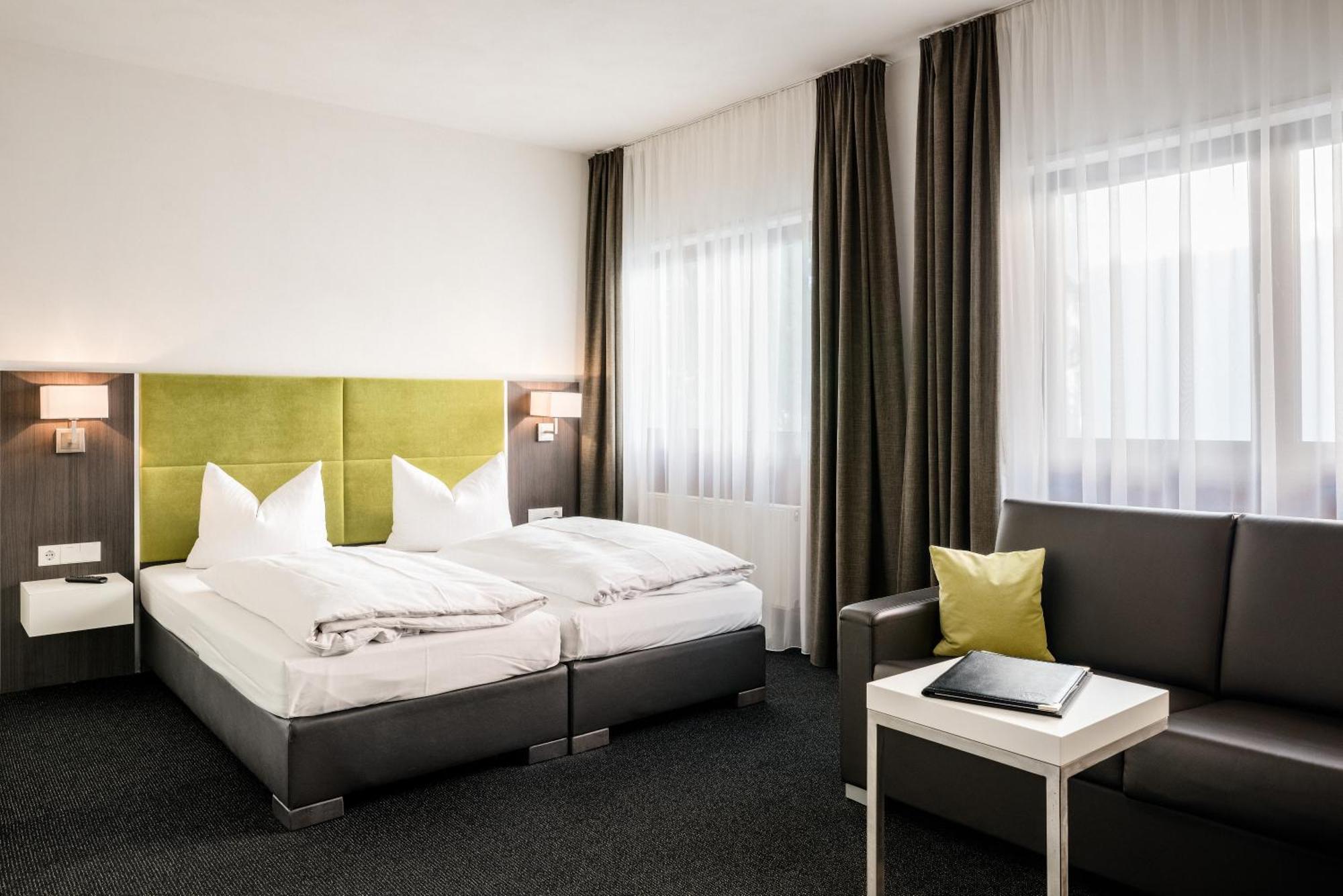 Hotel Vorfelder Walldorf  Bagian luar foto